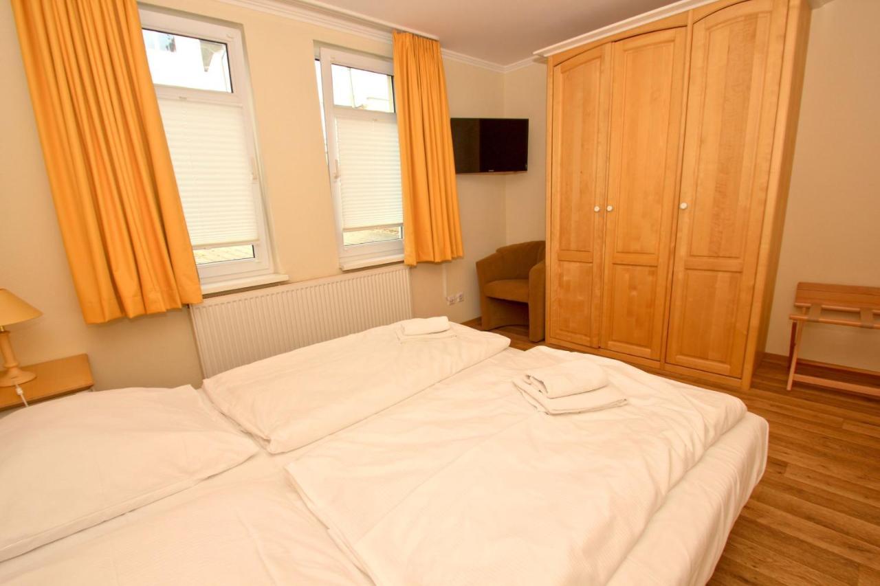 Mit Meerblick Und Balkon, Gratis Nutzung Vom Ahoi Erlebnisbad Und Sauna In Sellin - Meeresblick Fewo 35 Goehren  Zewnętrze zdjęcie
