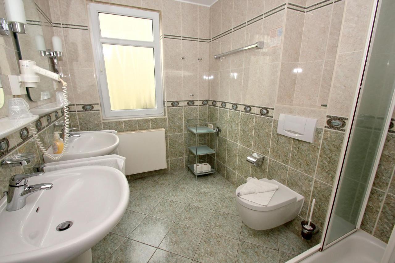 Mit Meerblick Und Balkon, Gratis Nutzung Vom Ahoi Erlebnisbad Und Sauna In Sellin - Meeresblick Fewo 35 Goehren  Zewnętrze zdjęcie