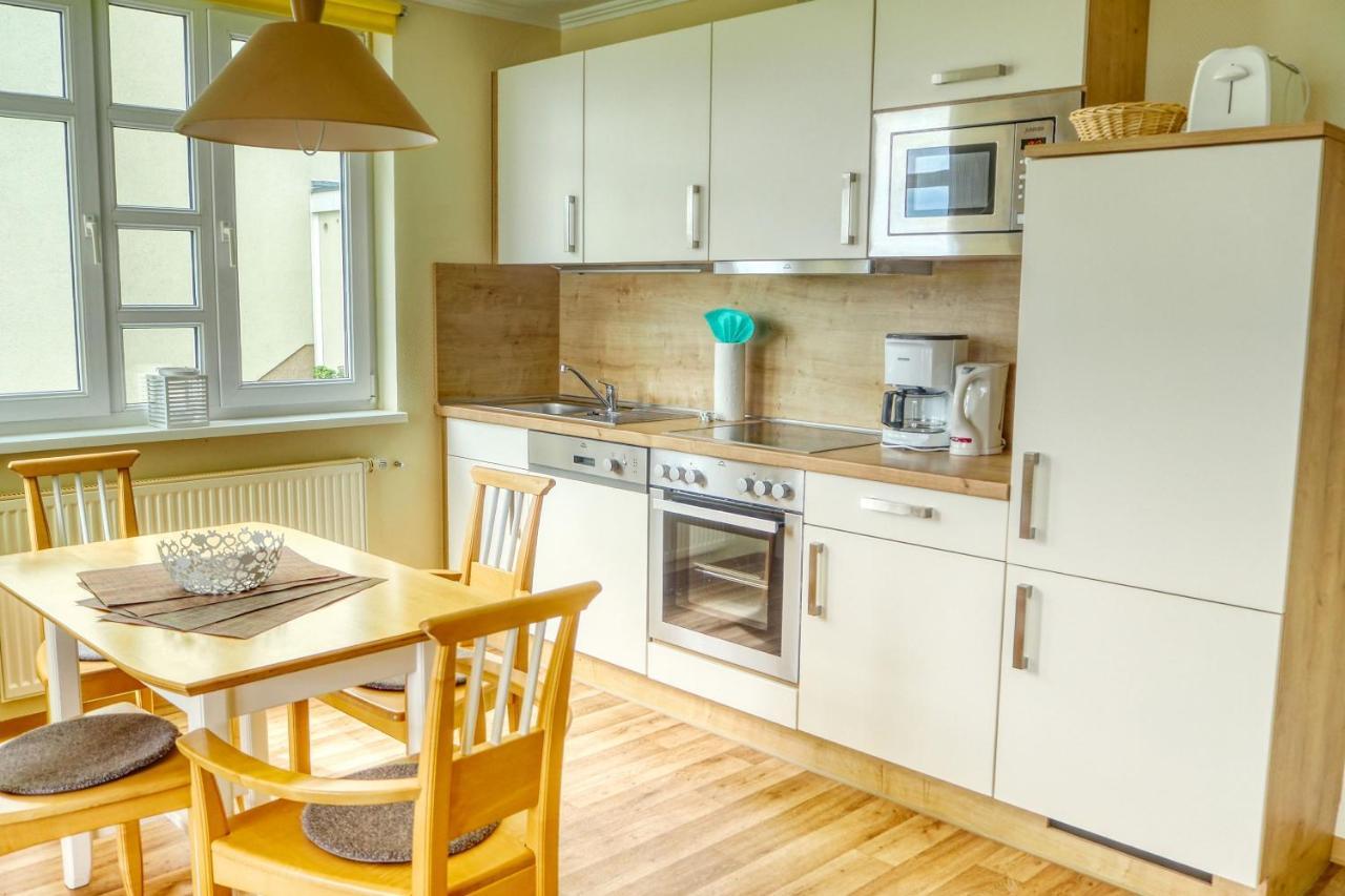 Mit Meerblick Und Balkon, Gratis Nutzung Vom Ahoi Erlebnisbad Und Sauna In Sellin - Meeresblick Fewo 35 Goehren  Zewnętrze zdjęcie